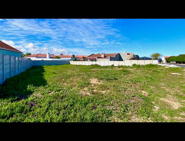 532M² VACANT LAND FOR SALE IN PORT OWEN